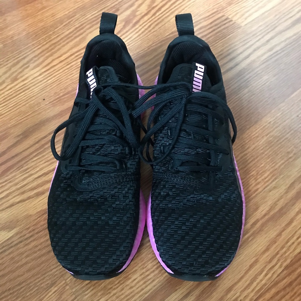 Puma Nrgy pink/black sneakers